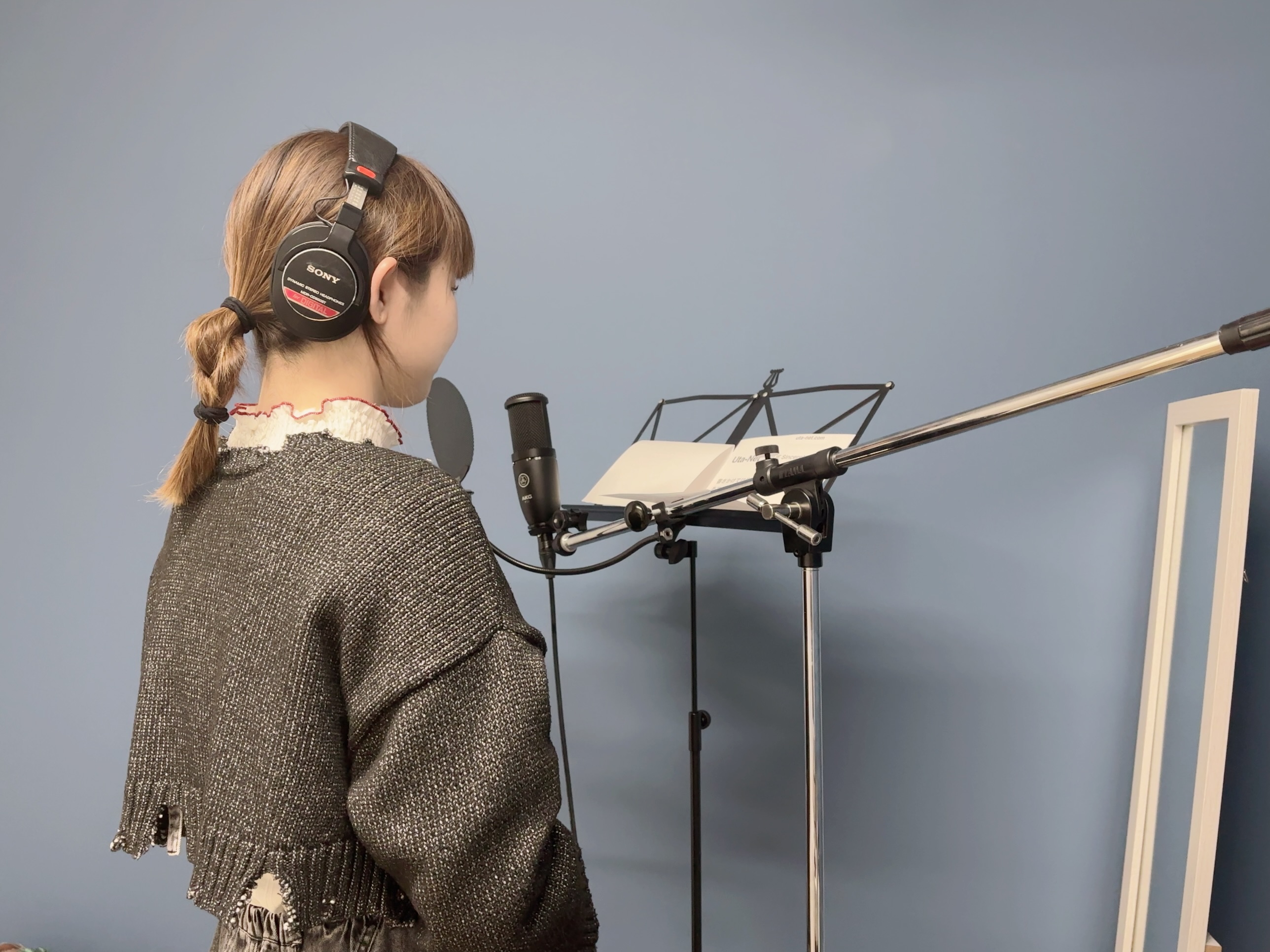 スタジオでのレコーディング風景